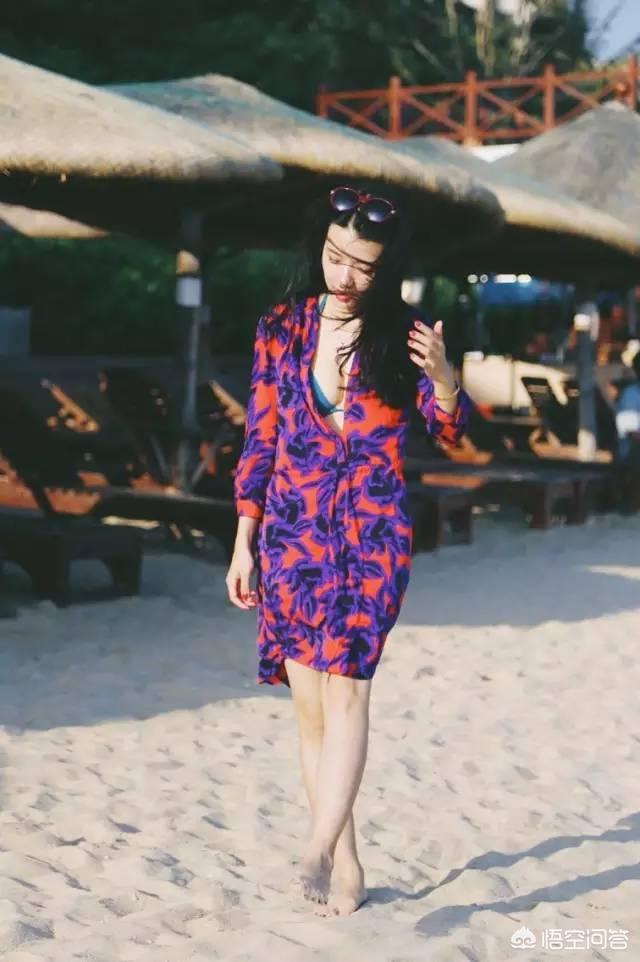 比基尼美女裸体写真视频:害羞的妹子，怎样在海边拍泳装照？