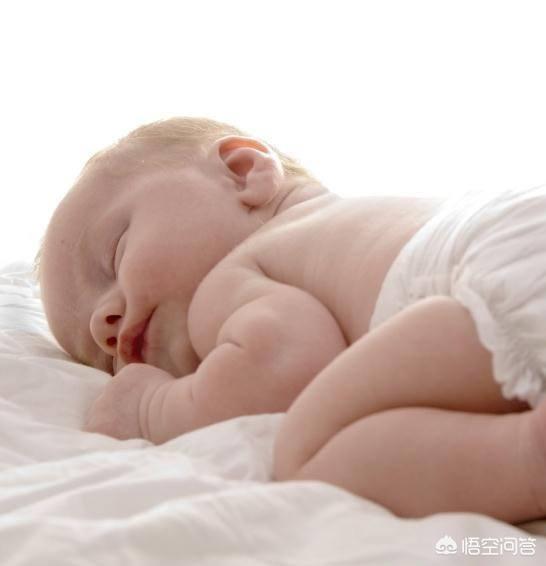 宝宝吃母乳睡着了要拍嗝吗，躺喂后宝宝睡着了还需要拍奶嗝吗