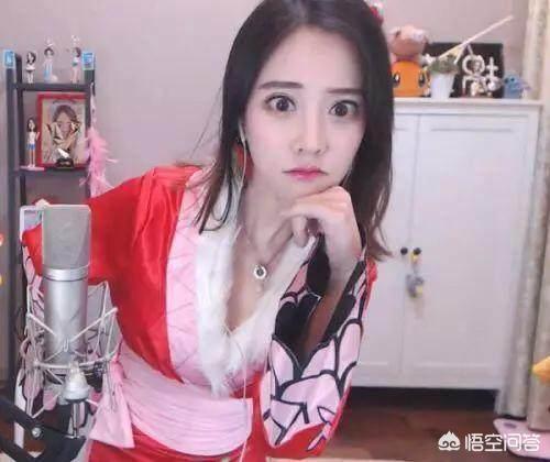 黄靖翔:截至2018年3月，包括日本和中国，最火的coser是谁？