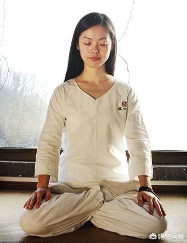 头条问答 - 初学跏趺坐单盘,身体一直发抖,还应不应该继续?(12个回答)