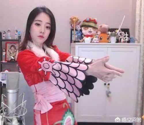 黄靖翔:截至2018年3月，包括日本和中国，最火的coser是谁？