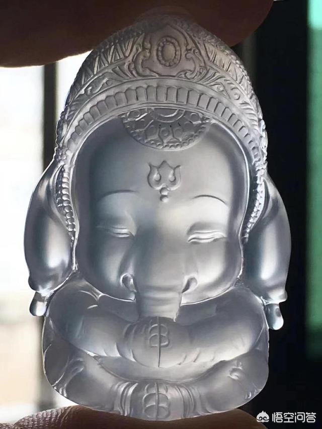 翡翠种水图片,总有人说翡翠的种水，种水到底是啥？