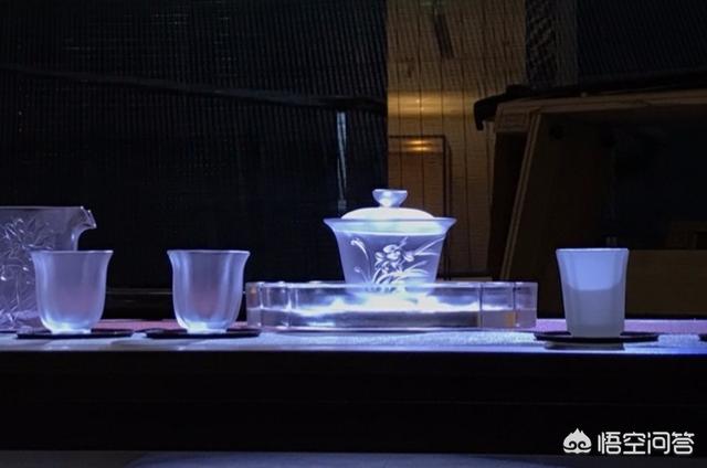 玻璃和玉的最大区别,琉璃和玻璃有什么不同吗？