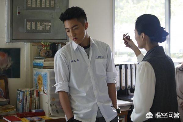 水怪吃人:报告老师，怪怪怪怪物，结局是什么意思