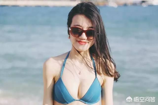 比基尼美女裸体写真视频:害羞的妹子，怎样在海边拍泳装照？