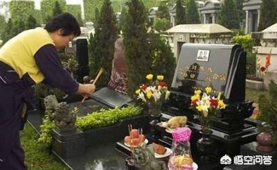 雨淋新坟对哪辈人好,没有儿子就不能入祖坟，真的有这个习俗吗？