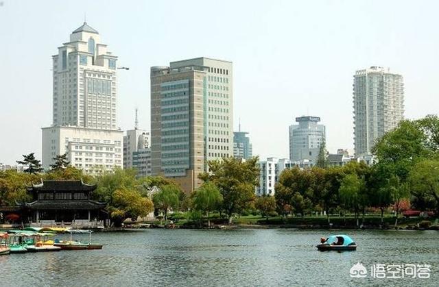 宁波和温州哪个城市在浙江的地位更高一些？