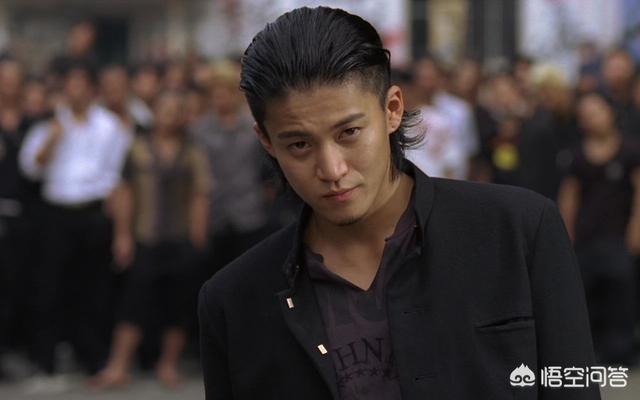 头条问答 为什么一说到菠萝头大家立刻就想到小栗旬 滑稽的麦麦的回答 0赞