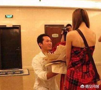 凤姐结婚:现在凤姐在美国拿到绿卡并结婚了，对此你怎么看？