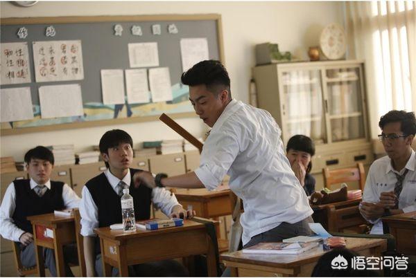 水怪吃人:报告老师，怪怪怪怪物，结局是什么意思
