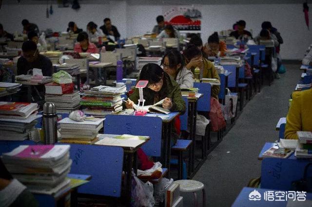 一只狗的大学生活精彩完整视频:盘点一下那些你觉得无法超越的影视精彩片段？