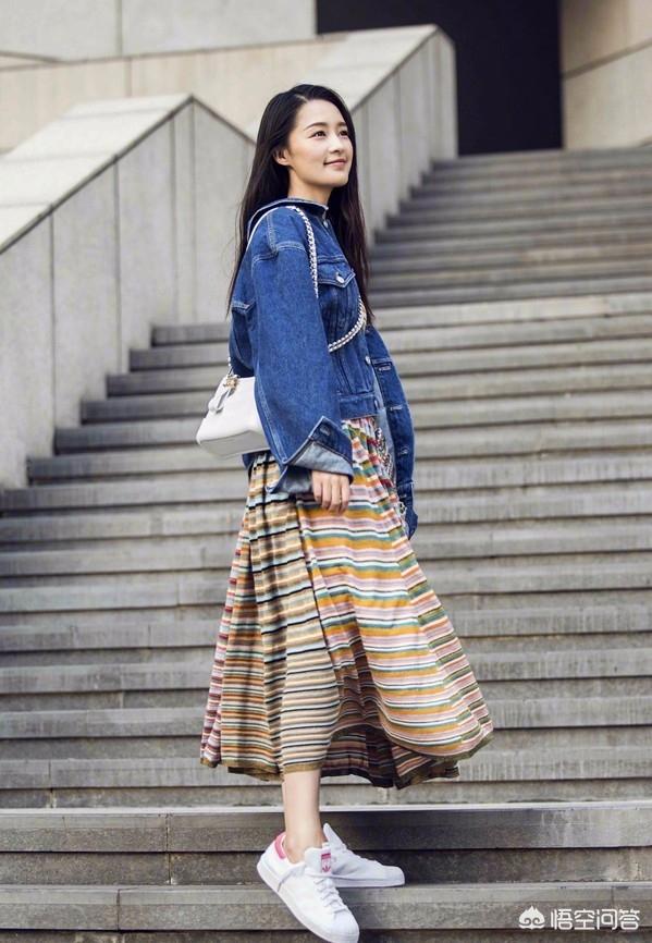 牛仔外套怎么搭配,今年流行的牛仔外套怎么穿搭？