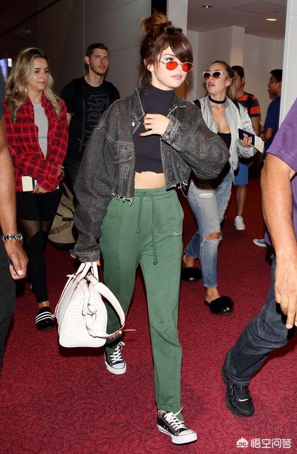 牛仔外套怎么搭配,今年流行的牛仔外套怎么穿搭？