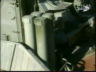 舰炮发射炮弹后，弹壳怎么处理？回收还是扔海里？插图90