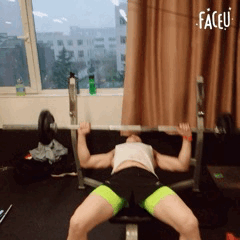 大胸照:胸大肌多久能练起来为什么我的胸肌总是练不起来