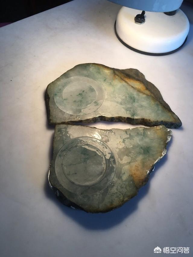 10万左右的翡翠手镯图片,为什么10万块的手镯长出青苔了？