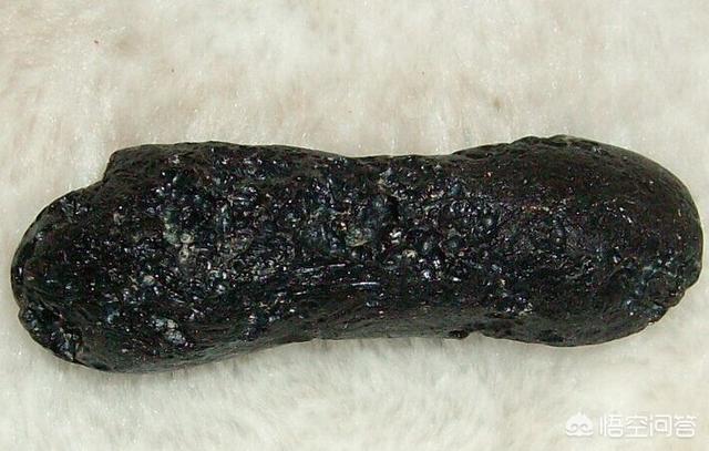 玻璃陨石价格:黑玻璃陨石的价位如何，前景如何？