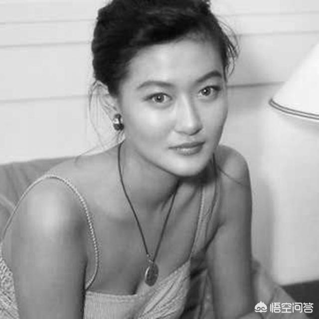 陈宝莲三圾电影:哪些明星演戏时假戏真做成为了夫妻