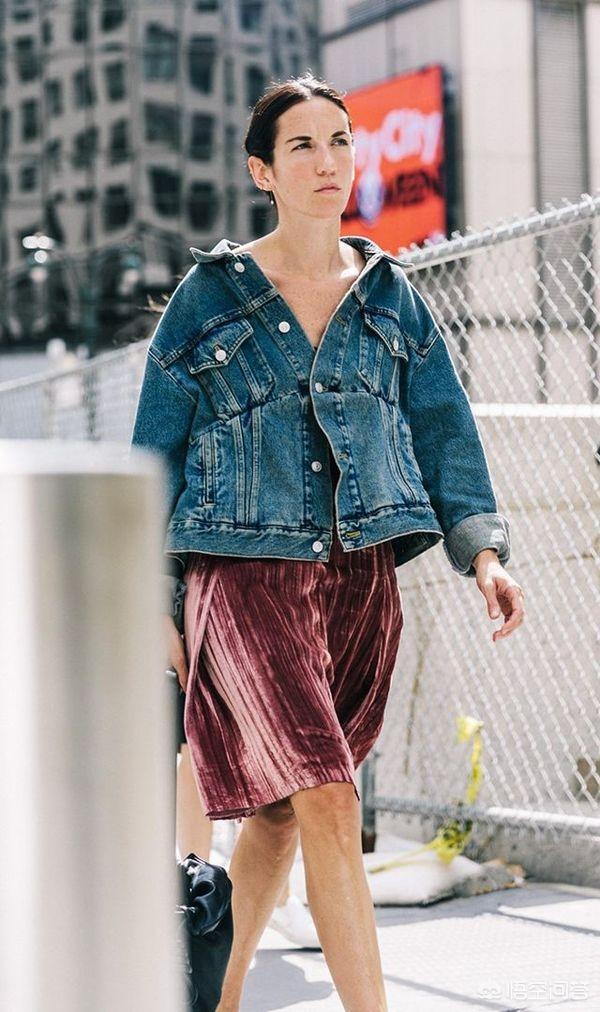 牛仔外套怎么搭配,今年流行的牛仔外套怎么穿搭？