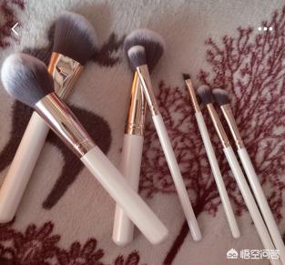刷子:盘玩文玩核桃的前、后、中期分别应该用什么刷子？应该注意什么？