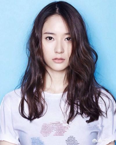 颧骨高:颧骨高的女生留什么样的发型好看