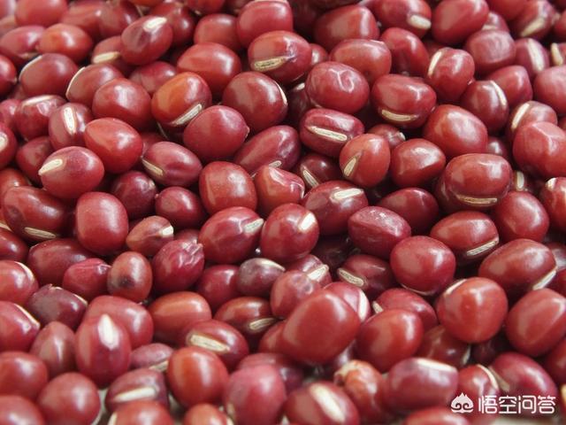 熬粥都用什么熬呢？小米粥里加了点花生和红豆好不好吃？