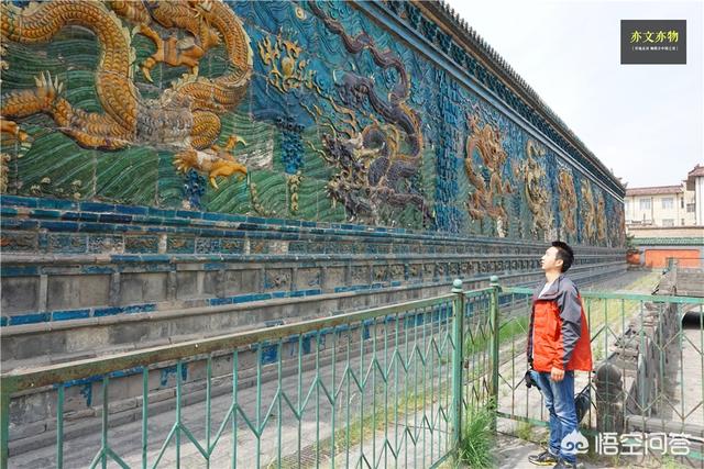 蟋蟀的图片:养蟋蟀可不可以不要土？有哪些注意事项？