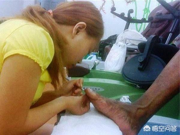 凤姐的资料:罗玉凤在美国生活的怎么样，生活的好吗？