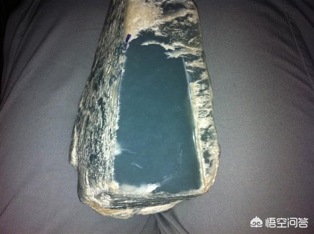 翡翠白皮料是什么场口,翡翠原石拖沙是什么意思？