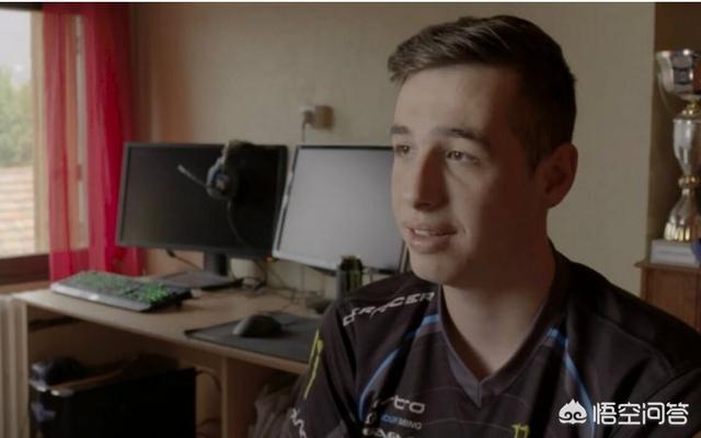 csgoawp猫猫狗狗原图:有人觉得csgo越来越像cf你赞同吗?为什么？