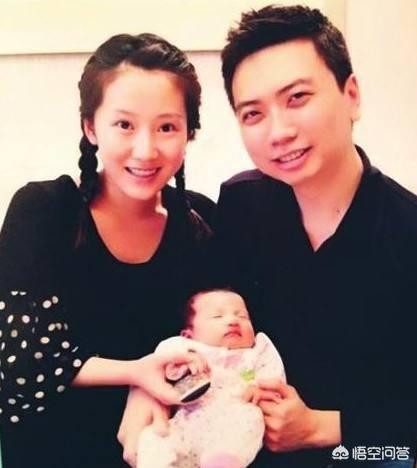 哈文的父亲:李咏和哈文感情那么好，李咏已走几年了，哈文会改嫁吗