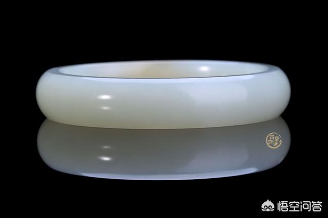 玉镯的由来及故事,古代有的女子为何要戴手镯？