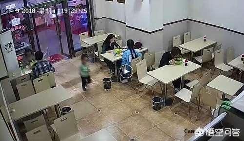 怎么看待孕妇伸脚绊倒4岁先天性心脏病男孩事件？