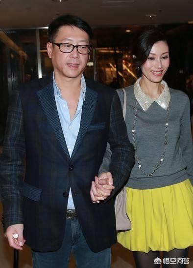 哈文的父亲:李咏和哈文感情那么好，李咏已走几年了，哈文会改嫁吗
