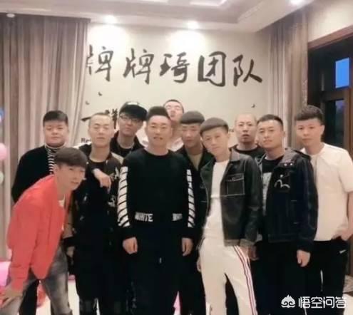 牌牌琦个人资料:网红牌牌琪的社会摇对青少年影响多大？