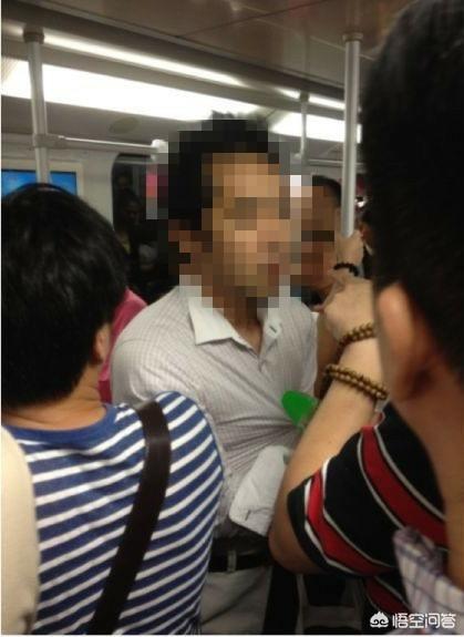 各类女浴室洗澡被偷拍magnet:姑娘洗澡被陌生男子看个遍，能起诉对方判他几年吗？