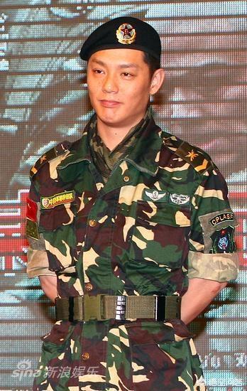 我是特种兵简介:《我是特种兵》电视剧中，孤狼特别突击队和眼镜蛇小队哪个厉害？