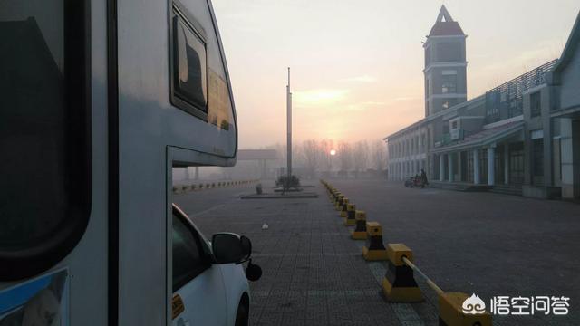 房车旅行灵异事件:看到网上很多人开房车旅游，感觉很潮，开房车旅游到底好不好？