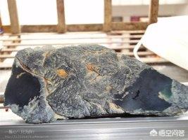 翡翠白皮料是什么场口,翡翠原石拖沙是什么意思？