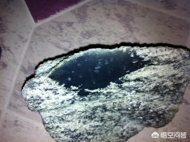 翡翠白皮料是什么场口,翡翠原石拖沙是什么意思？