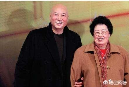 哈文的父亲:李咏和哈文感情那么好，李咏已走几年了，哈文会改嫁吗