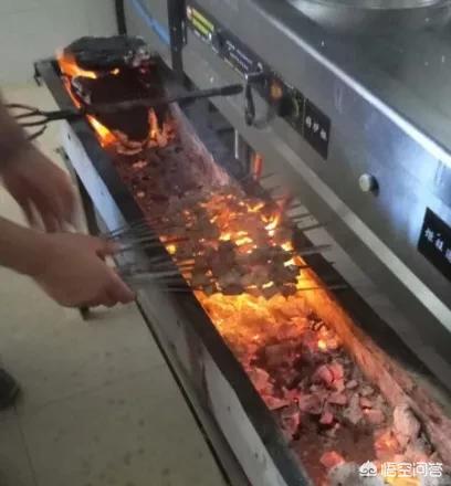 生羊肉過涼水洗過後串起來燒烤，為什麼就咬不動瞭？