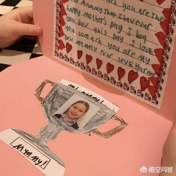 贝克汉姆老婆叫什么:维多利亚·贝克汉姆为什么不爱笑