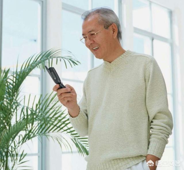 老年人微信<a href=https://maguai.com/list/60-0-0.html target=_blank class=infotextkey>交友</a>群:老年人沉迷<a href=https://maguai.com/personal/ target=_blank class=infotextkey><a href=https://maguai.com/group/ target=_blank class=infotextkey>微信群</a></a>聊怎么办？