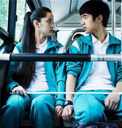 刘星阳:如何看待张艺兴吐槽欧阳娜娜“蚂蚁竞走”？是什么梗？