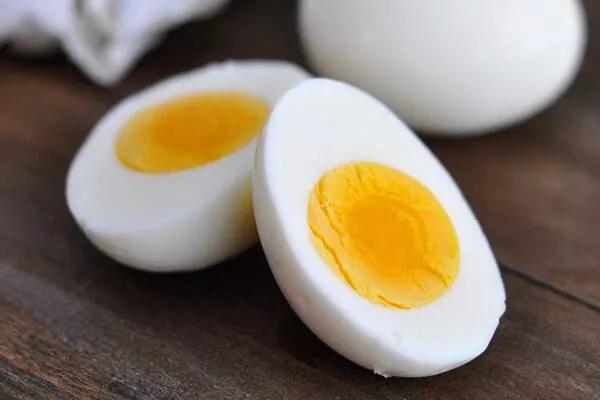 小食人鱼宝宝的微博:三岁孩子还尿床，是否需要治疗？