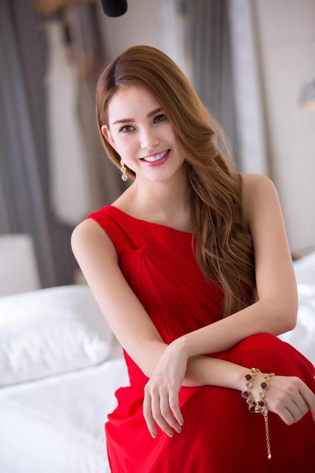 钟楚曦性格:昆凌和钟楚曦在《奔跑》中表现怎么样