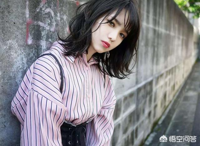 短发型女图片<a href=https://maguai.com/list/50-0-0.html target=_blank class=infotextkey><a href=https://maguai.com/list/50-0-0.html target=_blank class=infotextkey>时尚</a></a>气质:短发也想烫一下，怎么弄<a href=https://maguai.com/list/50-0-0.html target=_blank class=infotextkey><a href=https://maguai.com/list/50-0-0.html target=_blank class=infotextkey>时尚</a></a>感会比较强？