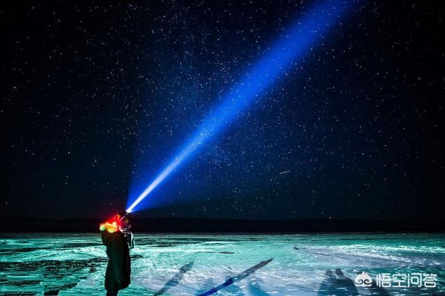 头条问答 - 当手电筒对着墙发出一束光,墙会不会受到光给的推力?