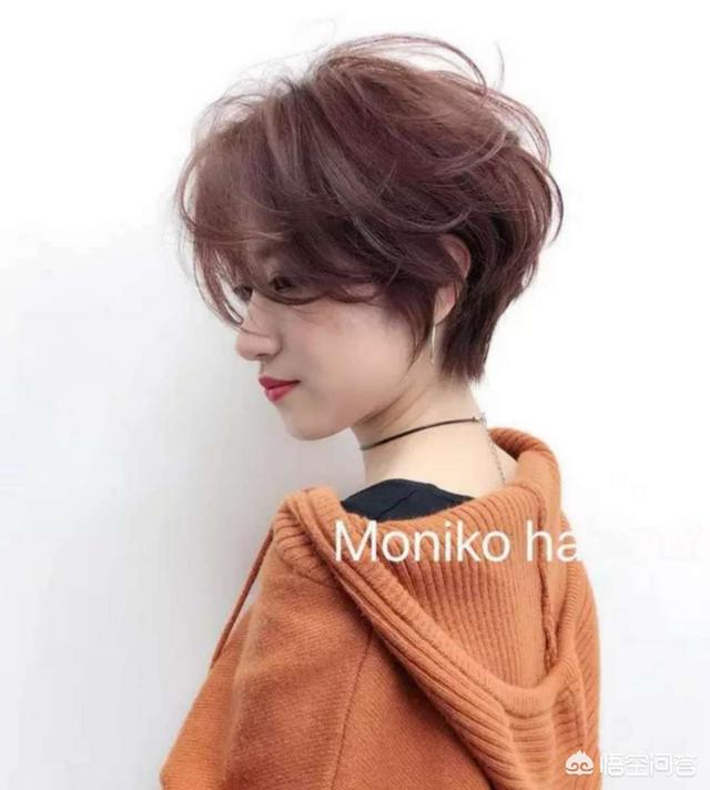 短发型女图片<a href=https://maguai.com/list/50-0-0.html target=_blank class=infotextkey><a href=https://maguai.com/list/50-0-0.html target=_blank class=infotextkey>时尚</a></a>气质:短发也想烫一下，怎么弄<a href=https://maguai.com/list/50-0-0.html target=_blank class=infotextkey><a href=https://maguai.com/list/50-0-0.html target=_blank class=infotextkey>时尚</a></a>感会比较强？